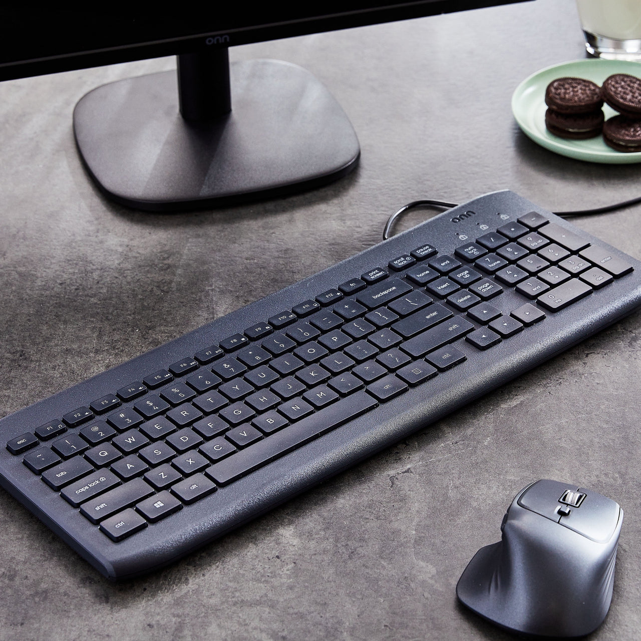 onn USB Computer Keyboard with 104-Keys, 5 ft Cable, Windows and Mac Compatible, Gray