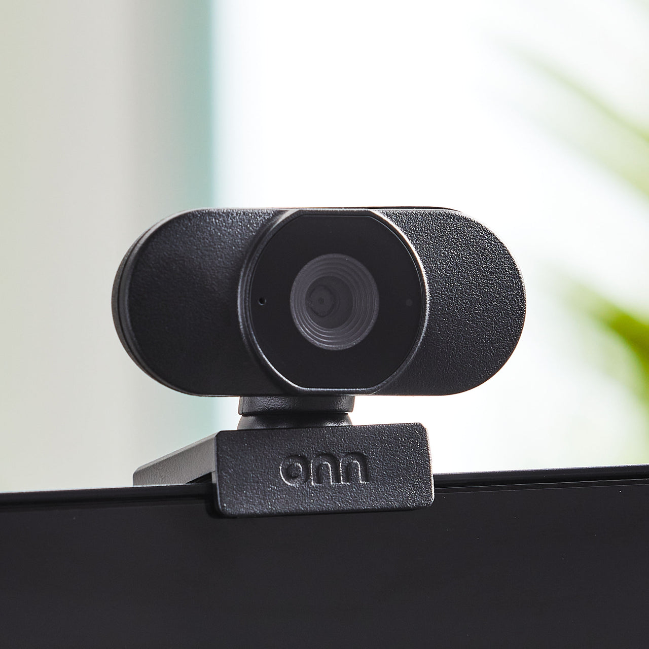 onn 1440P Webcam with Autofocus and Built-in Microphone, Adjustable,Black