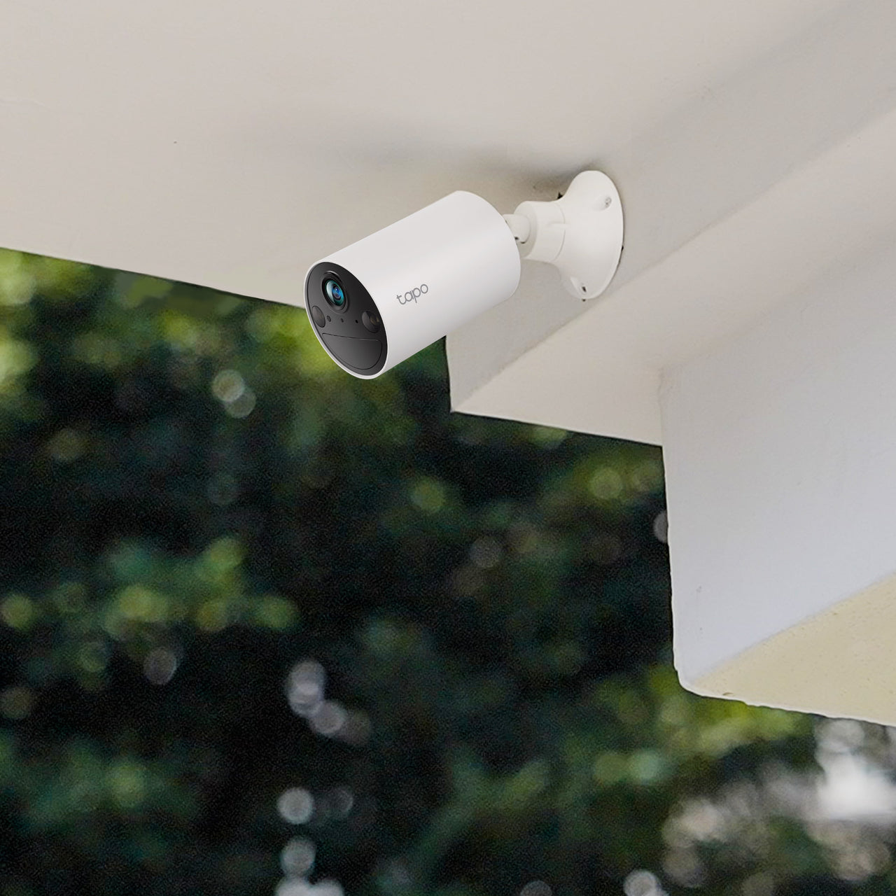 TP-Link Tapo Wireless Indoor/Outdoor 2K Security Camera, Waterproof, Rechargeable, Battery-Powered, Install Anywhere, Local or Cloud Storage - Subscription not Required, Two-Way Audio - TC82